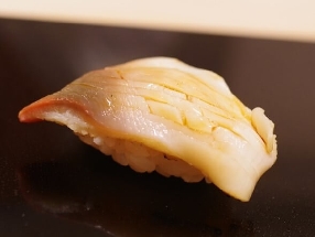 Sakhalin surf clam (Hokkigai)