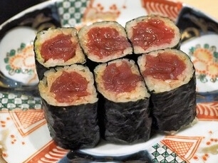 ein Foto von Tekka-maki Sushi