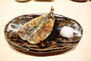 Grilled Bigeyed greeneye (Yakizakna mehikari)